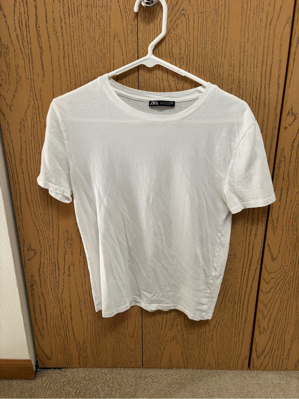 Zara Women’s Classic Crewneck Tee in White
